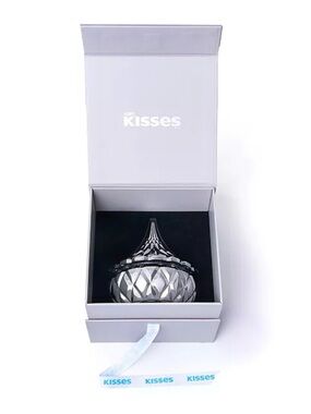 Kiss Silver Faceted Decorative Trinket Box with Pointed Lid. NWT.